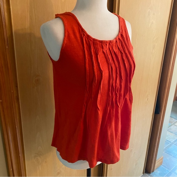 Deletta by Anthropologie • Twisted Pleats Cotton Tank in Red - Picture 4 of 10